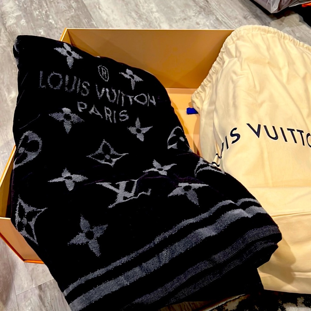 Authentic Brand New Louis Vuitton Monogram Beach Towel